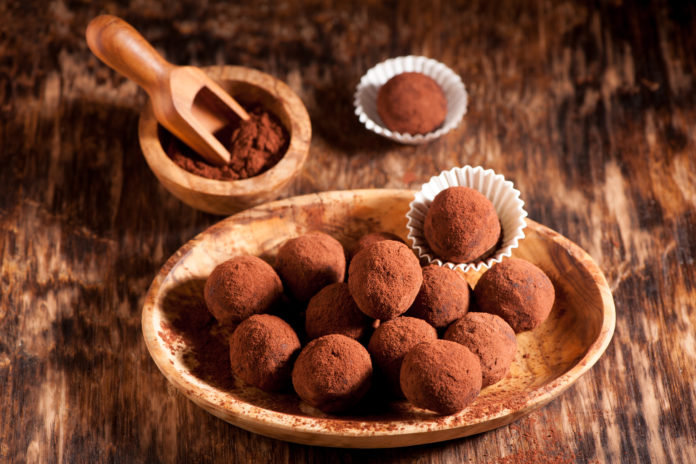 Chocolate,Candy,Truffles,And,Cocoa,Powder Bombom fit